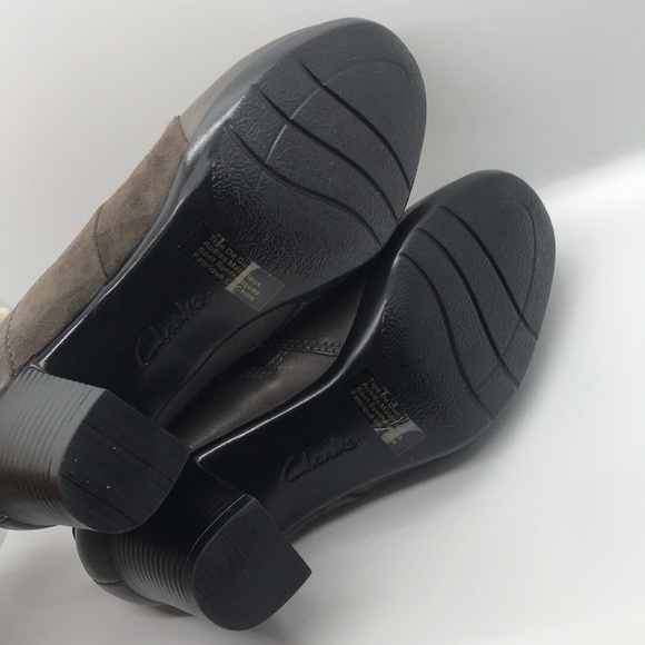 𝅺Clarks Women’s Brown Leather Ankle Booties 6M - Picture 7 of 15